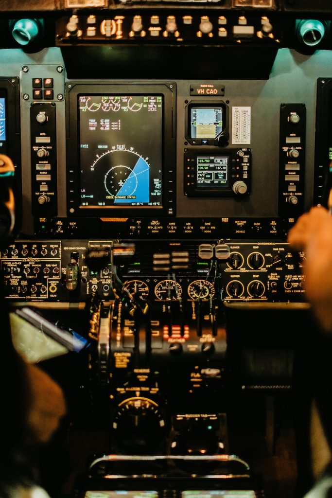 Aircraft cockpit with complex instrumentation panels as part of the Beechcraft King Air B200 Recurrent Training course